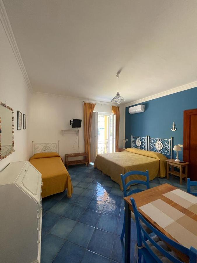 Ponza Inn- Casa Giovanna Bagian luar foto
