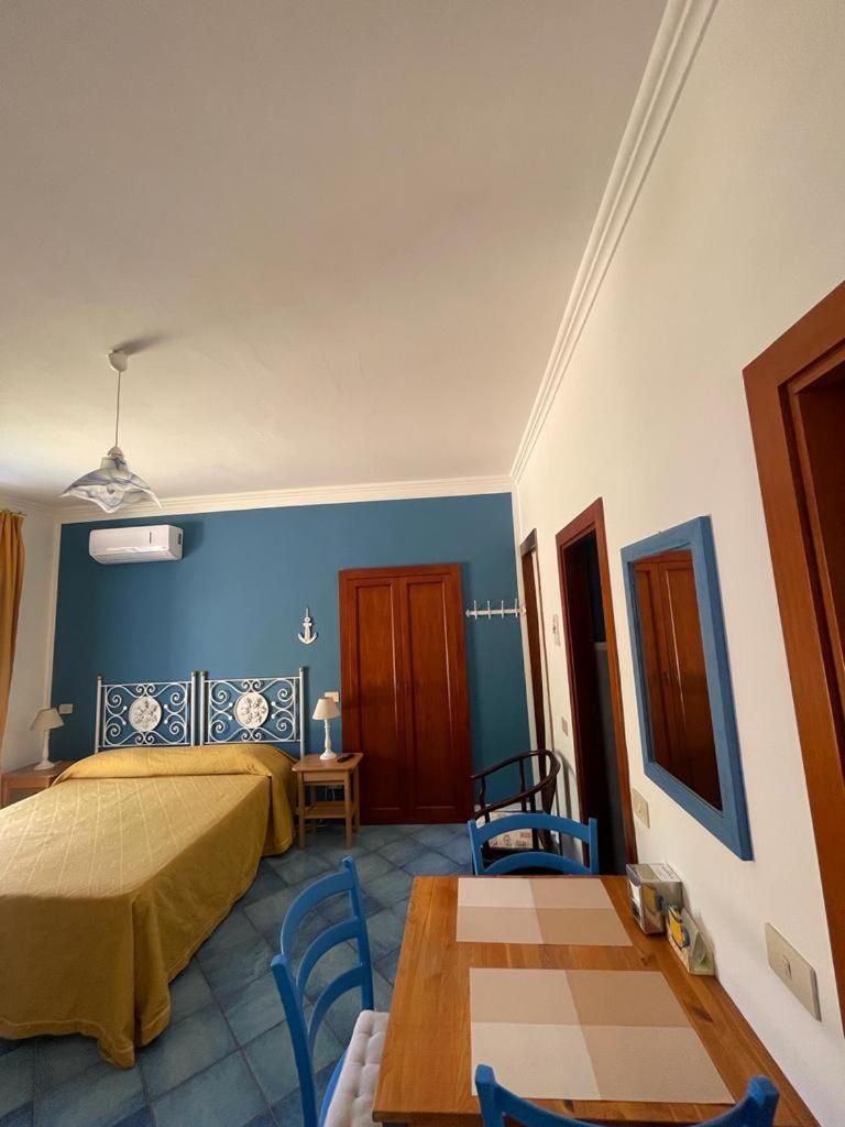 Ponza Inn- Casa Giovanna Bagian luar foto